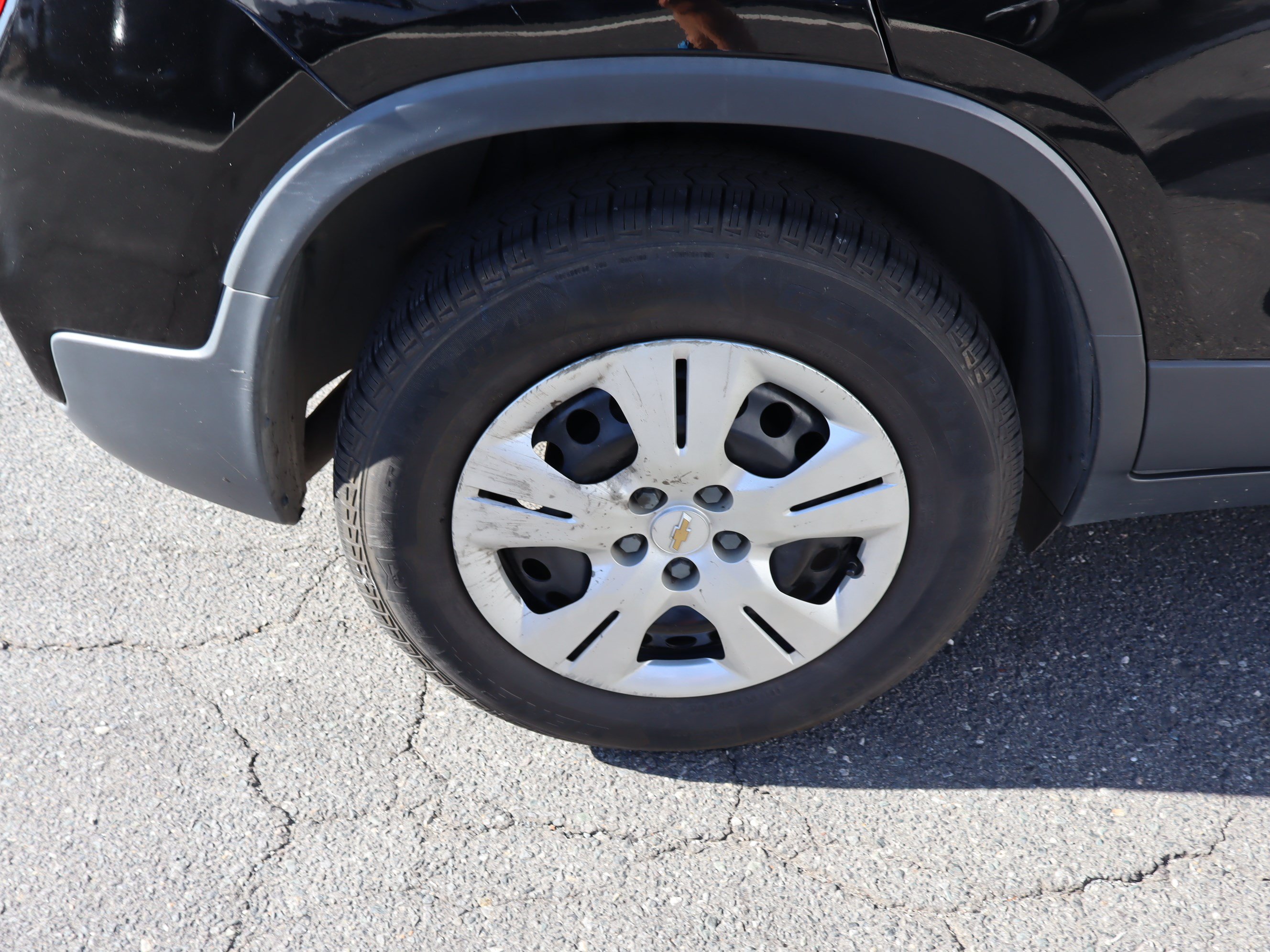 Used 2018 Chevrolet Trax LS FWD image 37