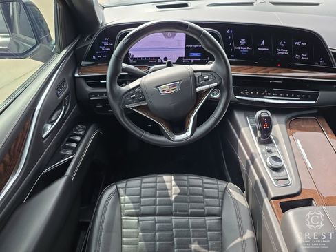 Used 2022 Cadillac Escalade Sport Platinum AWD/4WD image 14