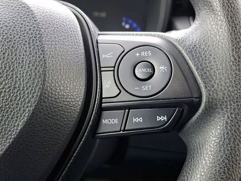 Used 2020 Toyota Corolla LE image 18