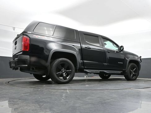 Used 2017 Chevrolet Colorado LT w/ Midnight Edition AWD/4WD image 32