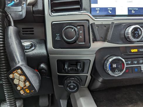 Used 2022 Ford F350 Lariat w/ Lariat Ultimate Package image 25