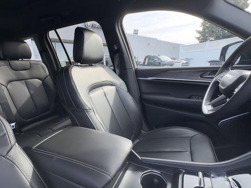 New 2026 Jeep Grand Cherokee Limited w/ Limited Altitude Package image 21