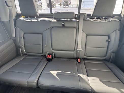 Used 2025 GMC Sierra 1500 SLT w/ SLT Premium Plus Package image 25