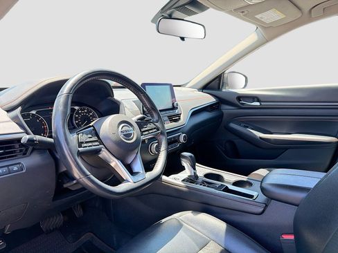 Used 2020 Nissan Altima 2.5 SR w/ Premium Package FWD image 7