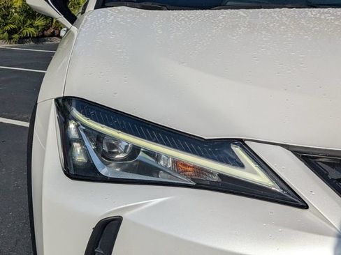 Used 2019 Lexus UX 200 w/ Accessory Package FWD image 11