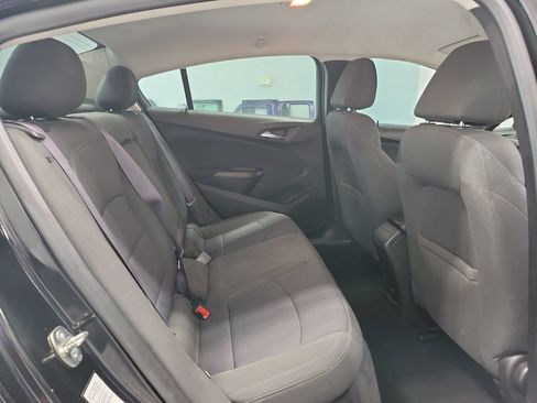 Used 2017 Chevrolet Cruze LT FWD image 16