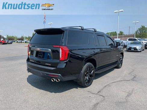 Used 2022 GMC Yukon XL AT4 AWD/4WD image 7