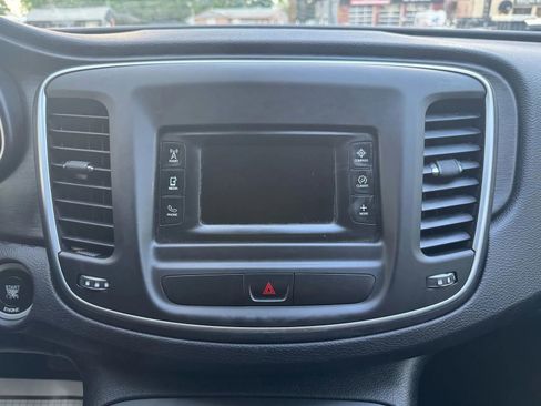 Used 2015 Chrysler 200 Limited image 30