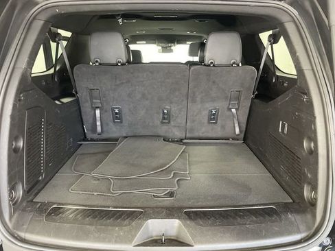 Used 2024 Chevrolet Suburban LT image 25
