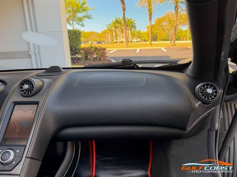 Used 2016 McLaren 675LT image 36