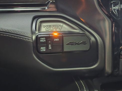 Used 2024 RAM 2500 Limited image 36