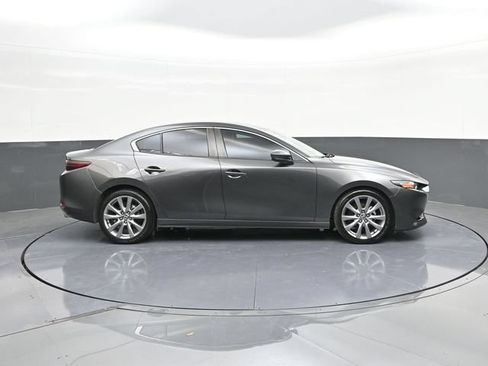 Used 2019 MAZDA MAZDA3 Sedan FWD image 23