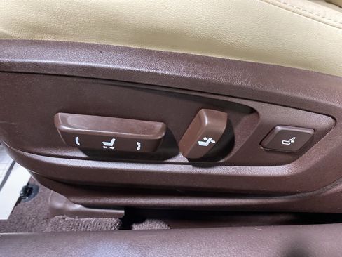 Used 2018 Lexus ES 300h image 17