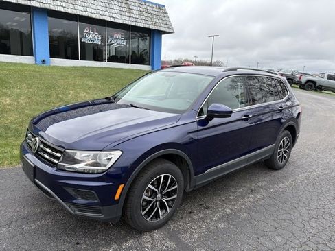 Used 2021 Volkswagen Tiguan SE image 3