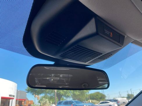 Used 2025 Nissan Rogue SV image 27