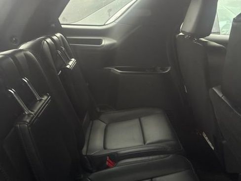 Used 2018 Ford Explorer XLT w/ Equipment Group 202A AWD/4WD image 8