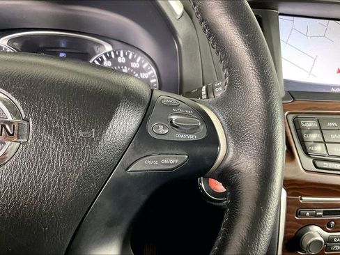 Used 2019 Nissan Pathfinder Platinum image 29