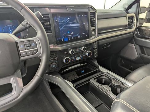 Used 2025 Ford F350 Lariat image 16