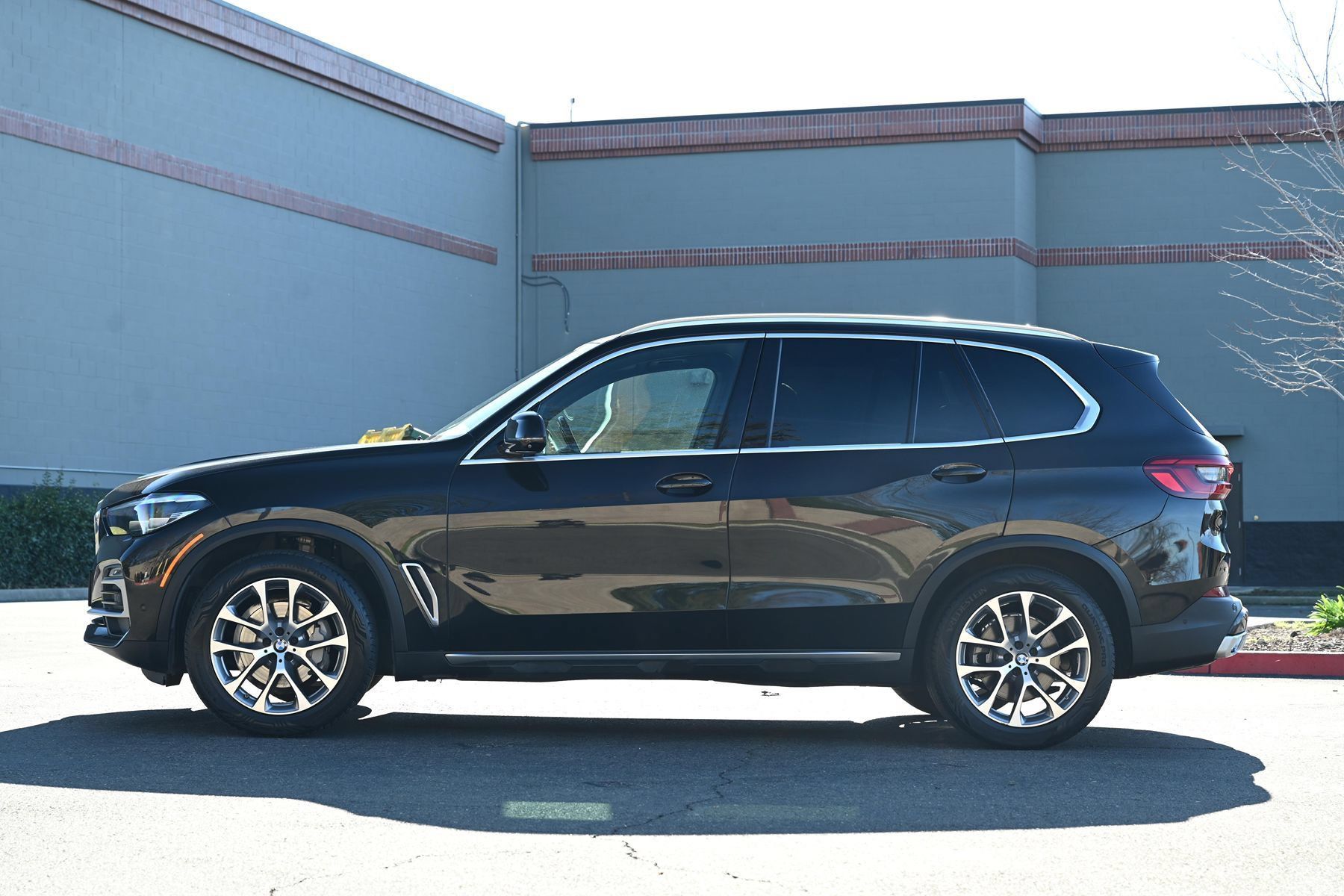 Used 2019 BMW X5 xDrive40i w/ Convenience Package AWD/4WD image 4