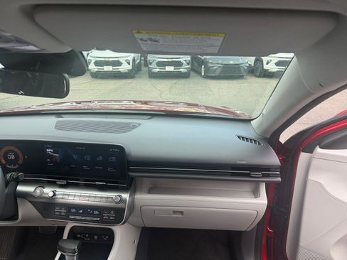 Used 2025 Hyundai Kona SEL image 35