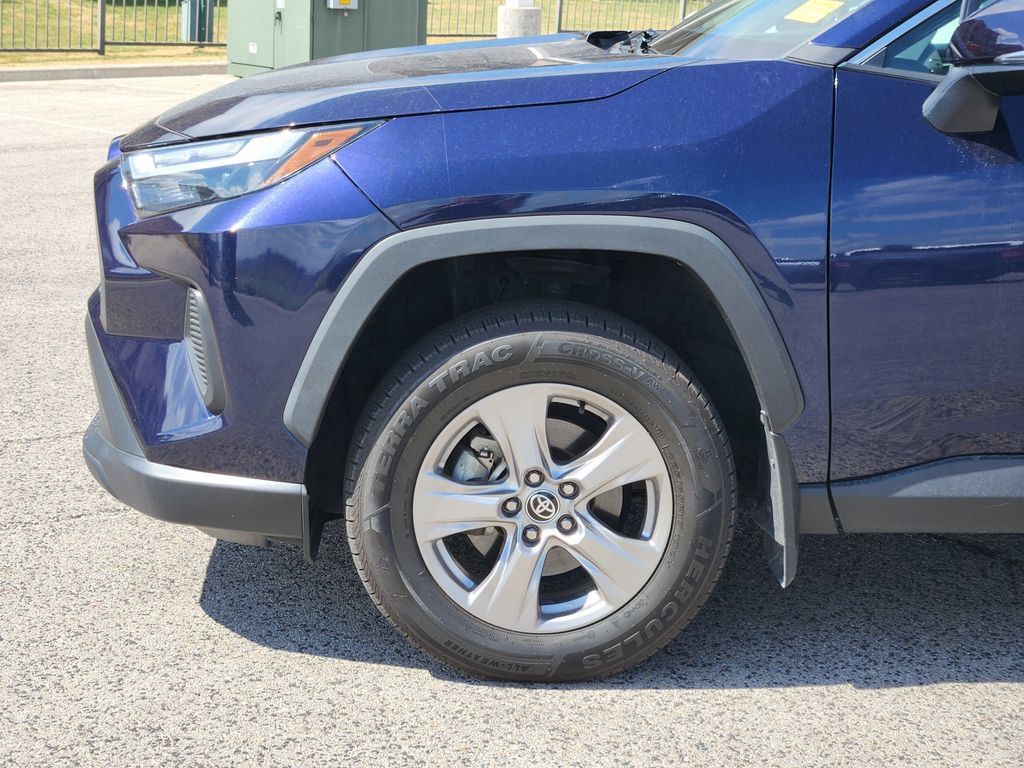 Used 2022 Toyota RAV4 XLE w/ Convenience Package FWD image 7
