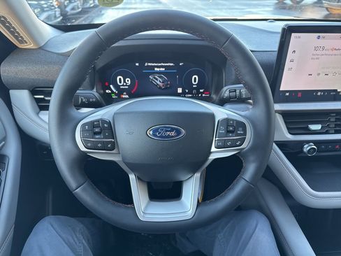 New 2026 Ford Explorer Active w/ Active Comfort Package image 15