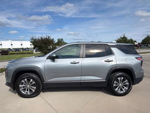 Used 2026 Chevrolet Equinox LT FWD image 5