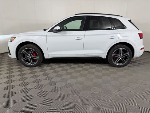 Used 2025 Audi Q5 e Premium Plus w/ Premium Plus Package AWD/4WD image 2