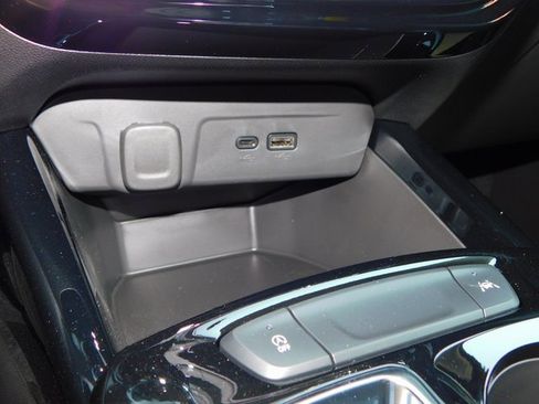 New 2025 Chevrolet Trax LT w/ Driver Confidence Package image 33