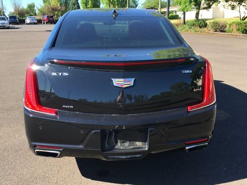 Used 2018 Cadillac XTS Luxury AWD/4WD image 5