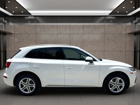 Used 2019 Audi Q5 2.0T Premium w/ Convenience Package AWD/4WD image 2