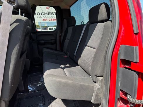 Used 2011 GMC Sierra 2500 SLE w/ SLE Preferred Package AWD/4WD image 6