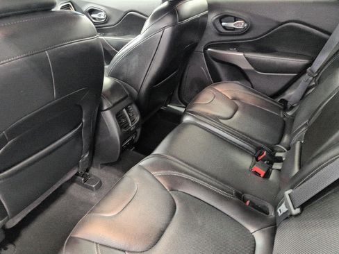 Used 2019 Jeep Cherokee Limited w/ Luxury Group AWD/4WD image 21