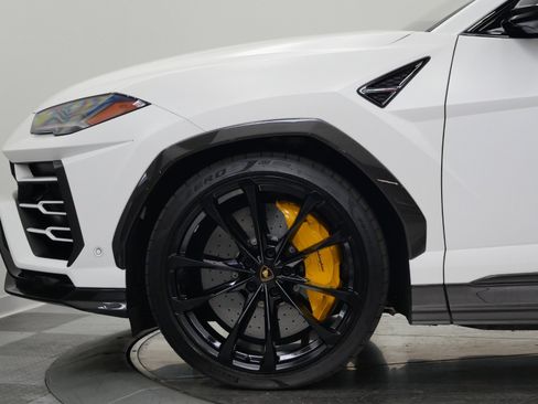 Used 2021 Lamborghini Urus image 52