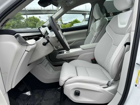 New 2025 Volvo EX90 Plus image 28