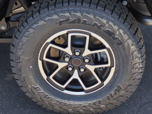 New 2025 Jeep Gladiator Rubicon w/ Convenience Group image 26