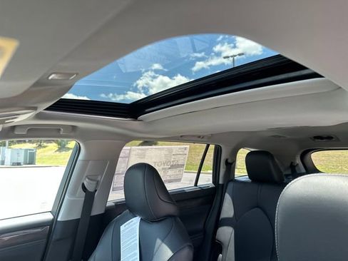 New 2026 Toyota Highlander Limited AWD/4WD image 15