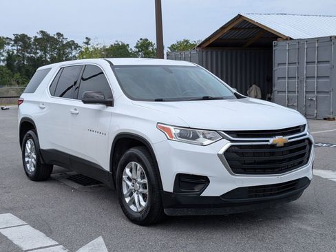 Used 2021 Chevrolet Traverse LS FWD image 7