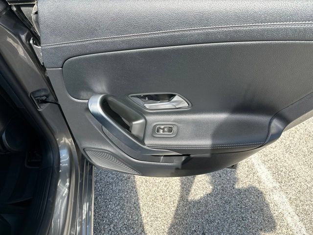 Used 2021 Mercedes-Benz CLA 250 4MATIC image 21