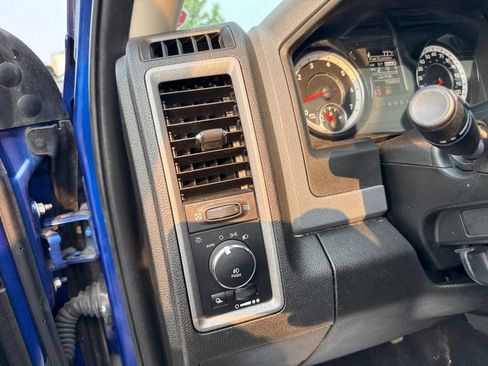 Used 2019 RAM 1500 Express w/ Wheel & Sound Group AWD/4WD image 18