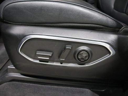 Used 2024 Jeep Wagoneer L Series III w/ Flexible Seating Group image 10