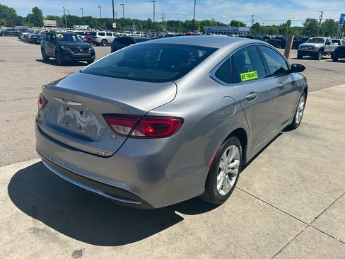 Used 2015 Chrysler 200 Limited FWD image 5