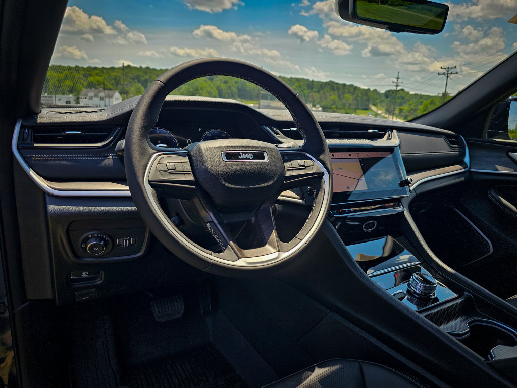 New 2026 Jeep Grand Cherokee Limited AWD/4WD image 13
