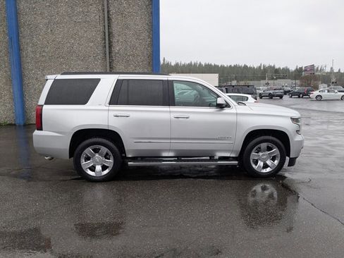 Used 2019 Chevrolet Tahoe LT w/ LT Signature Package image 4