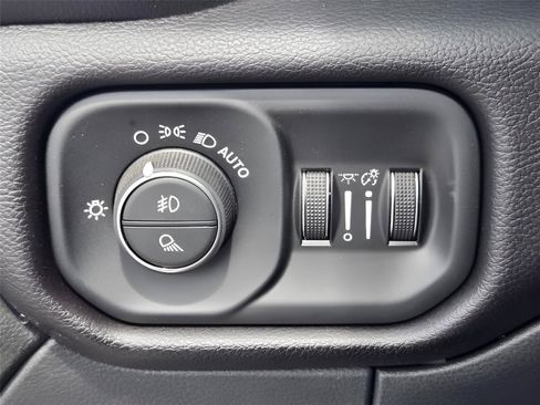 Used 2022 RAM 3500 Laramie AWD/4WD image 21
