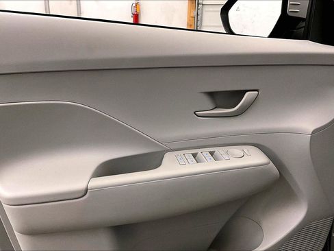 Used 2025 Hyundai Kona SEL image 22