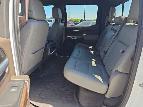 Used 2021 GMC Sierra 1500 SLT w/ SLT Premium Plus Package AWD/4WD image 11