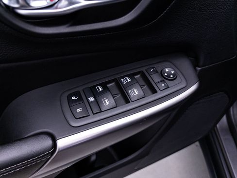 Used 2022 Jeep Cherokee Latitude Lux w/ Sun & Sound Group AWD/4WD image 20