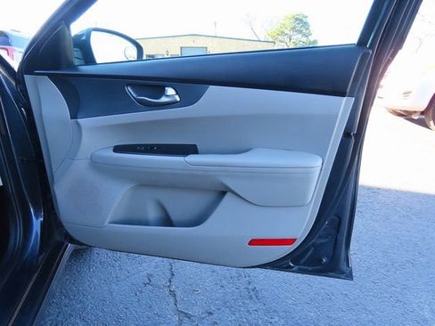 Used 2020 Kia Forte LXS image 10