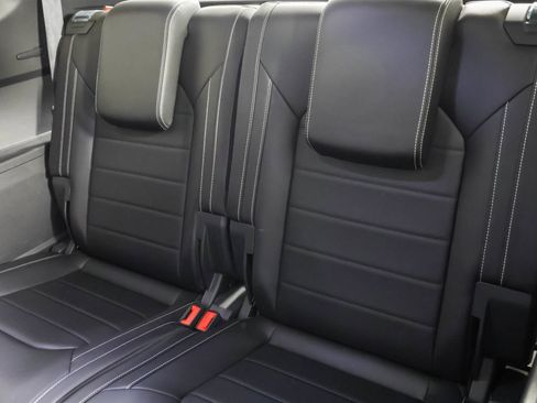 Used 2024 Volkswagen Atlas SEL AWD/4WD image 39